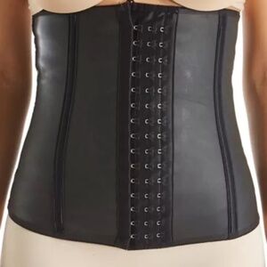 New Leonisa Instantly Slimmer Latex Waist Cincher Black 31656